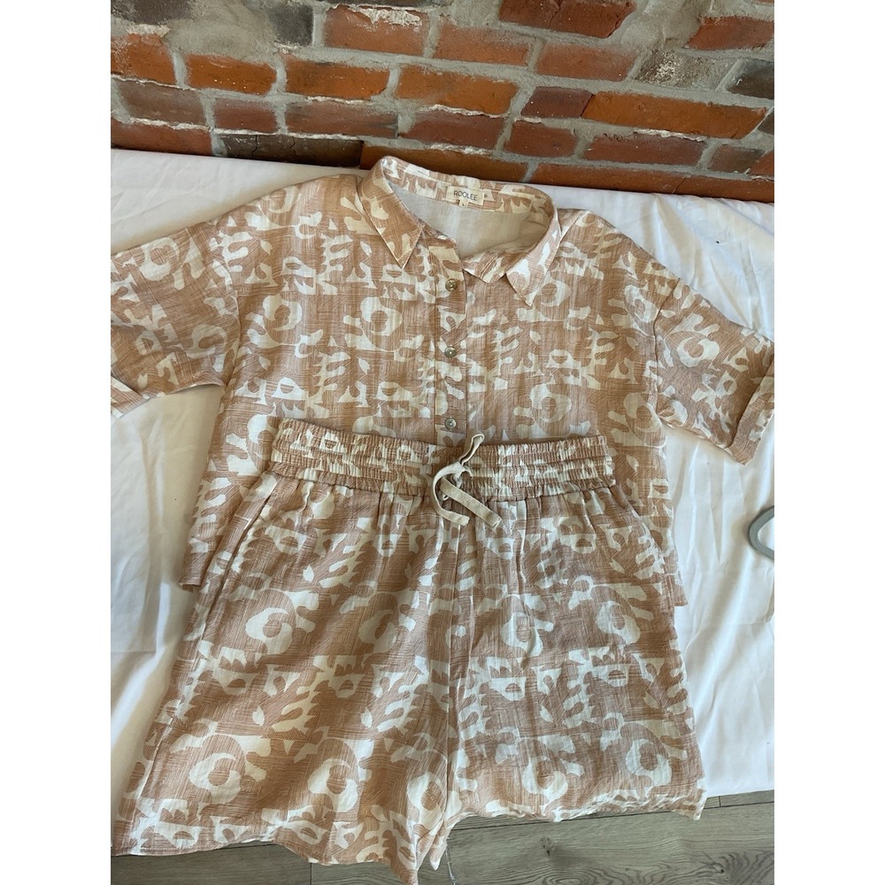 Roolee  Tan White Pattern Set  - Button Up Shirt & Shorts‎ Women's Size Large